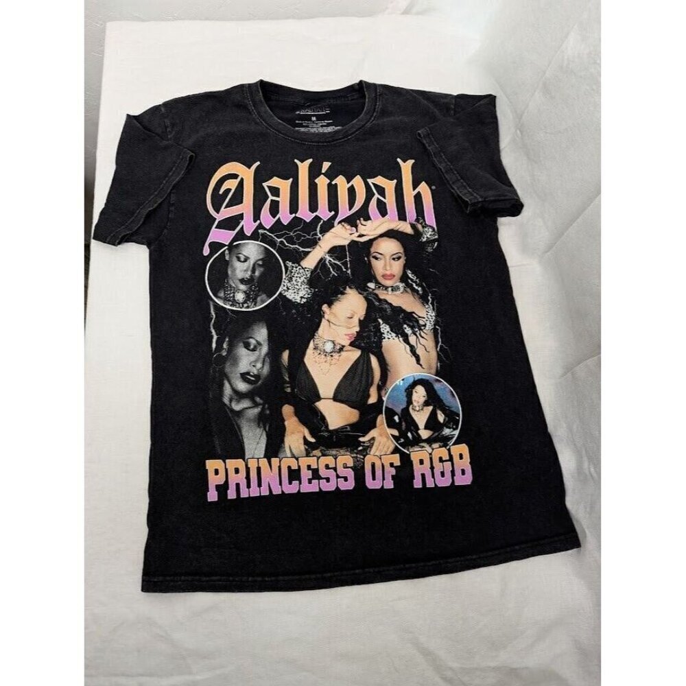Aaliyah Medium Black distressed Princess of R&B Graphic Short Sleeve T Shirt C1
